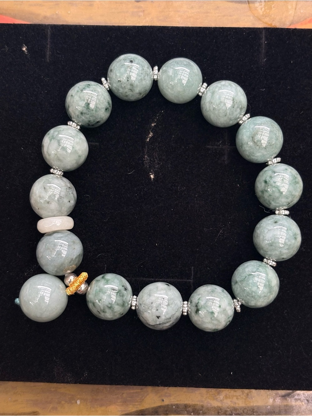 Green Jade Bead Stretch Bracelet with Accent Beads